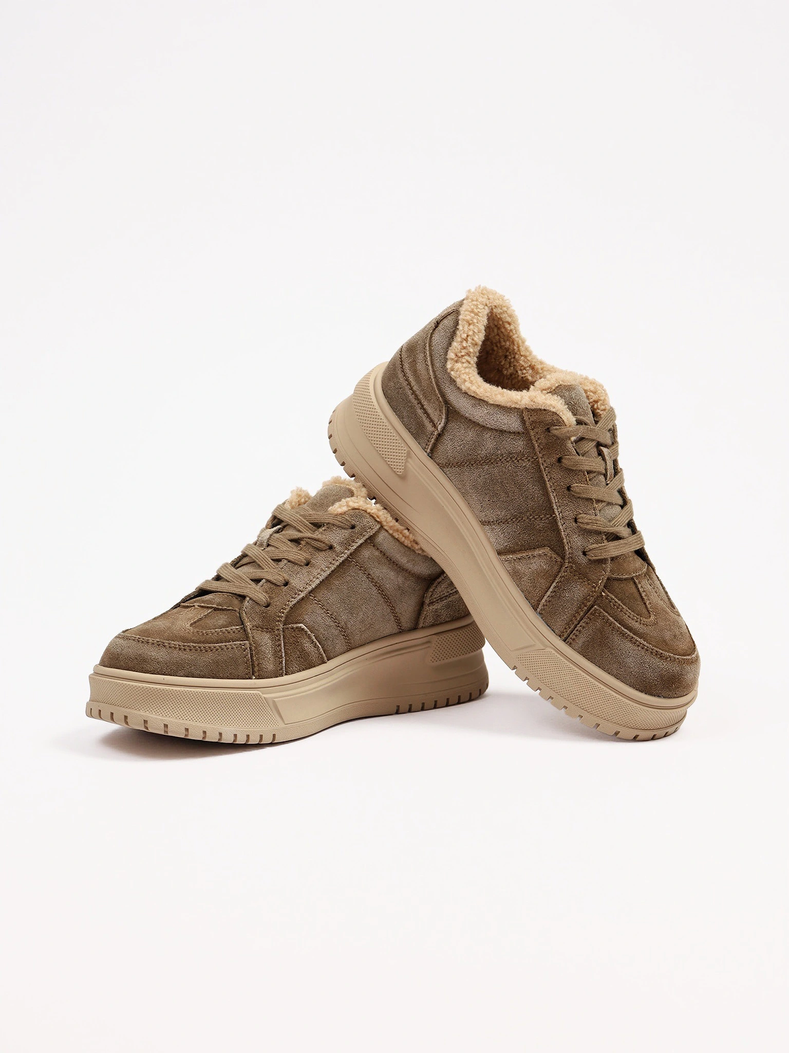 Кроссовки утепленные цвета хаки на средней платформе